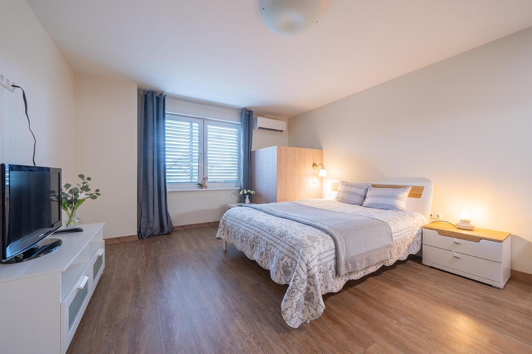 Gyneju Self Check-In Apartments Вилнюс Стая снимка