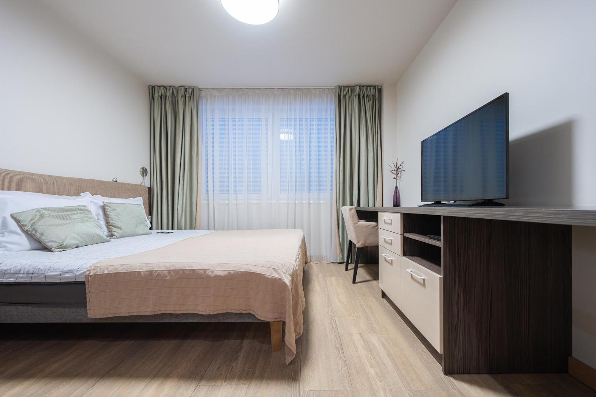 Gyneju Self Check-In Apartments Вилнюс Екстериор снимка